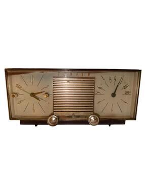 Vintage Zenith Clock Radio FOR PARTS OR NOT WORKING